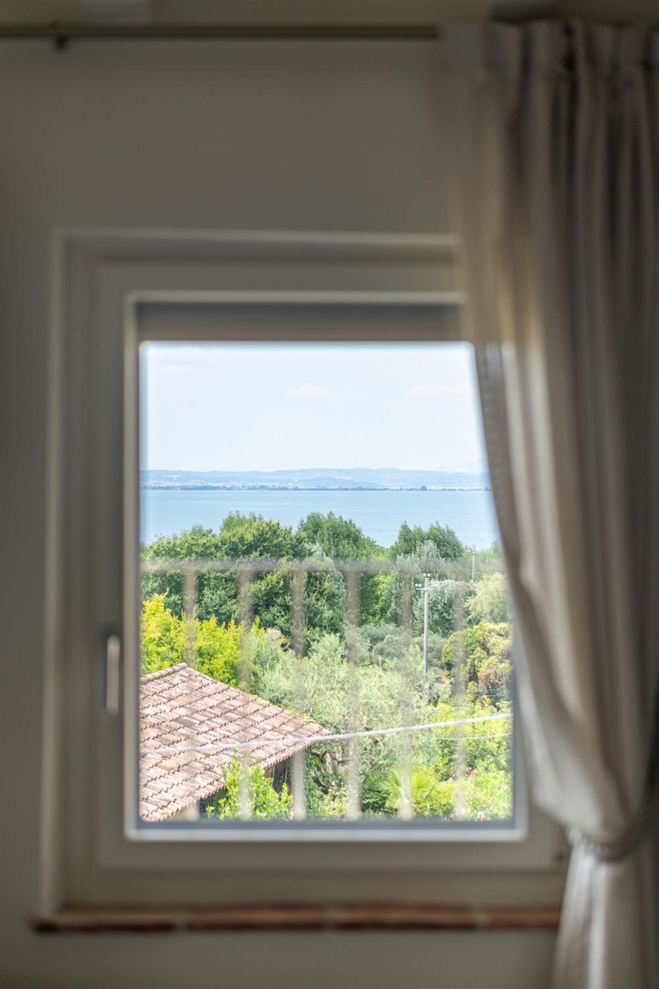 The Lake Suites Com - Luxury Stay In لاتيزي المظهر الخارجي الصورة