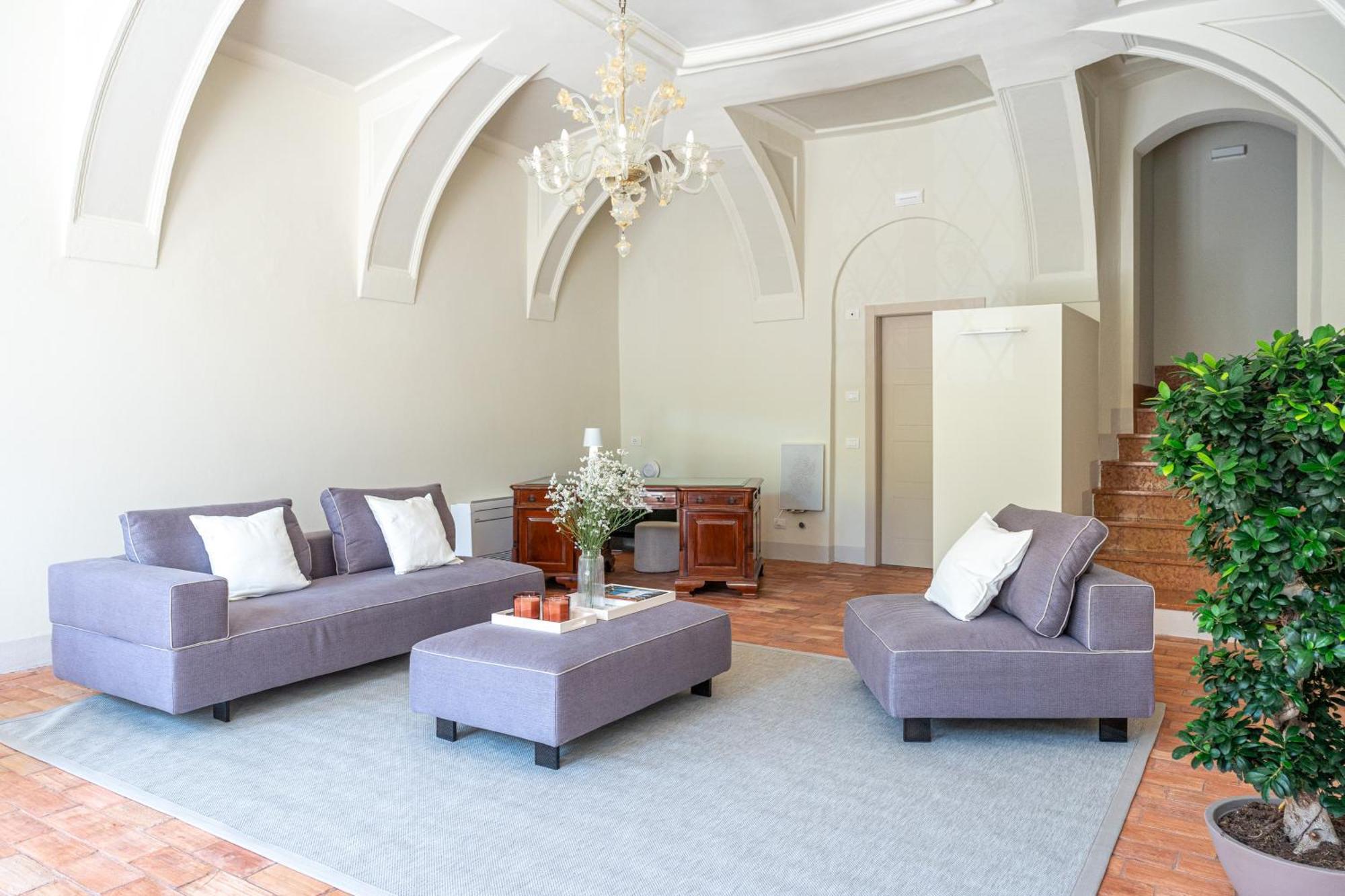 The Lake Suites Com - Luxury Stay In لاتيزي المظهر الخارجي الصورة