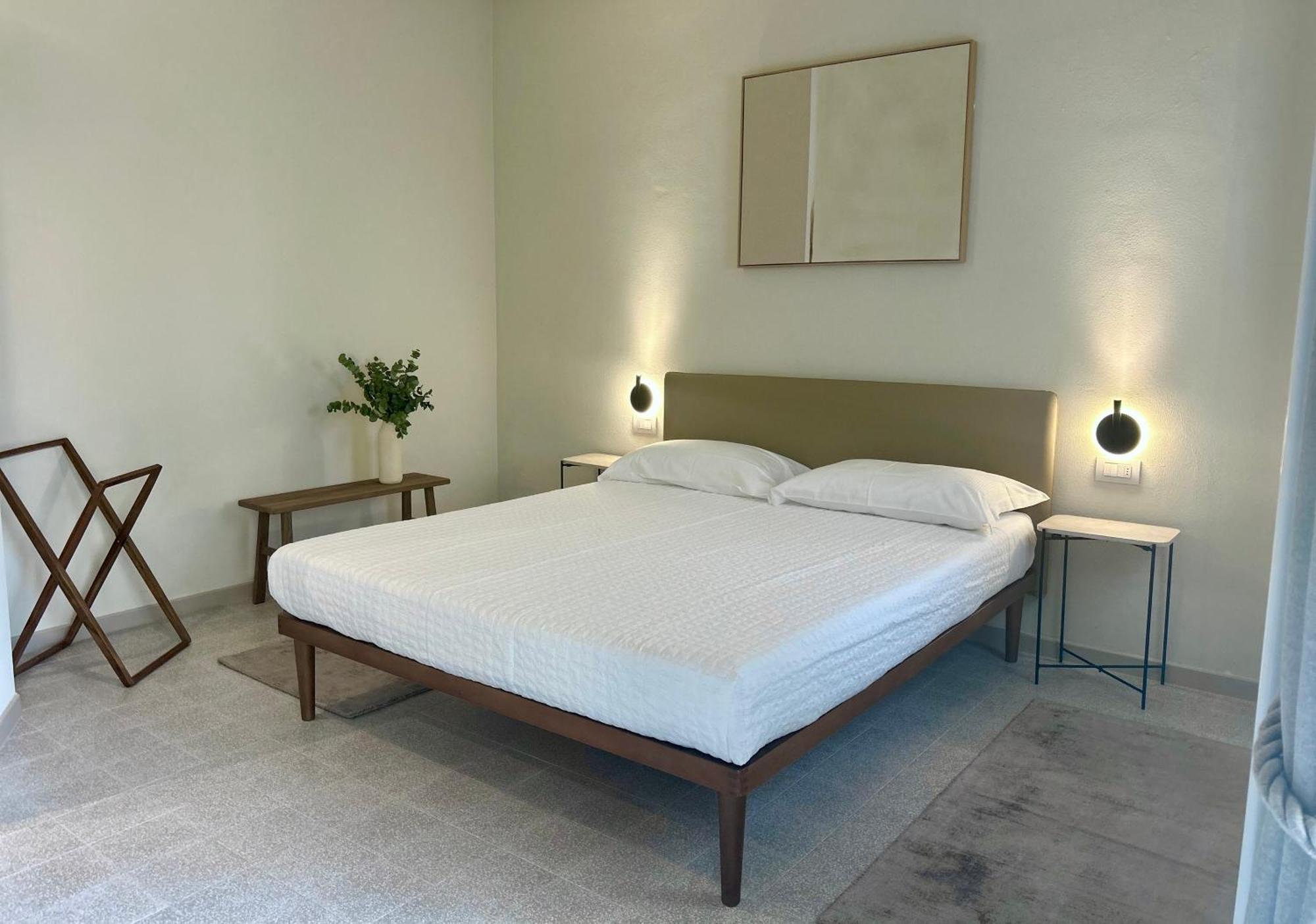 The Lake Suites Com - Luxury Stay In لاتيزي المظهر الخارجي الصورة